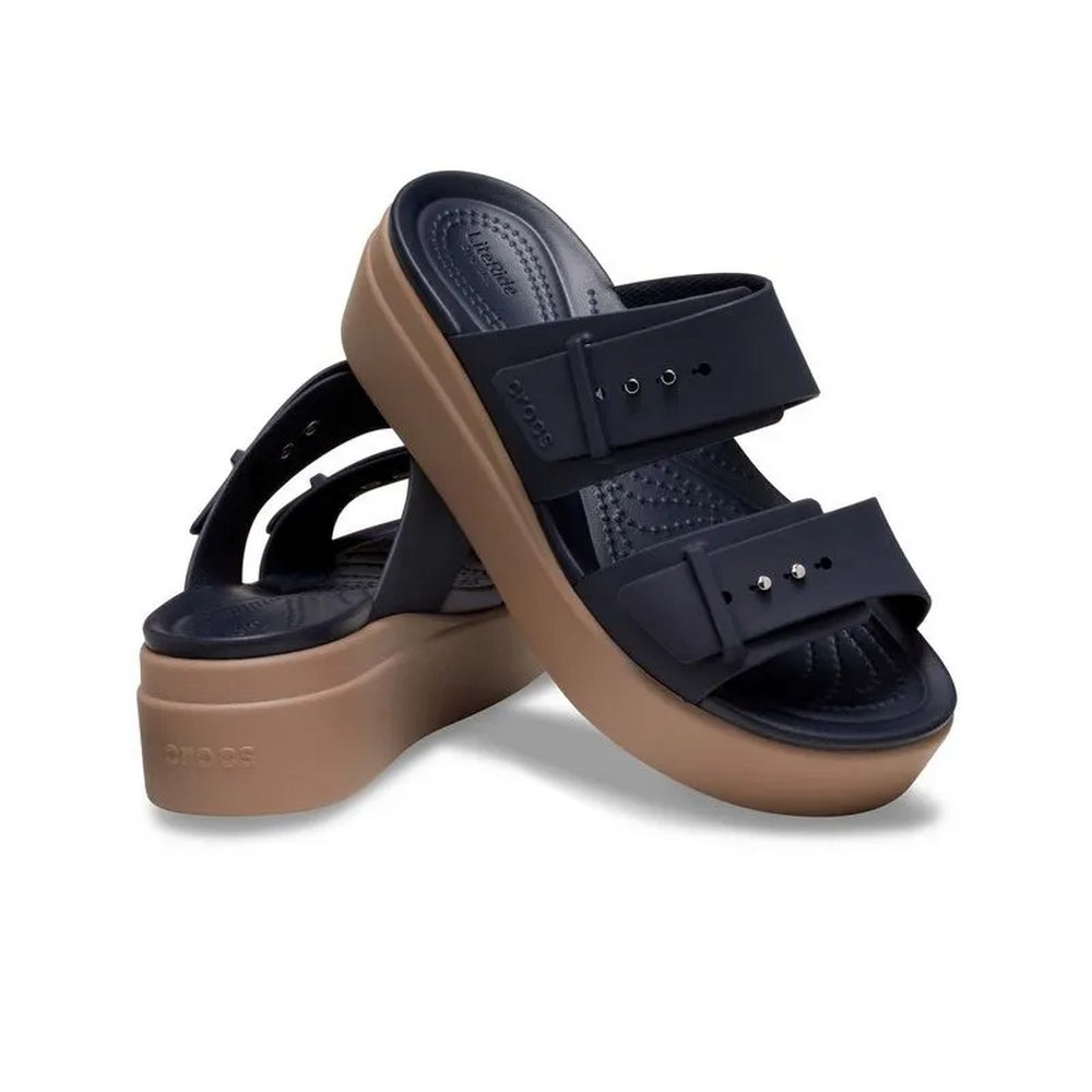 Sandalia Crocs Brooklyn Buckle Low Wedge De Mujer